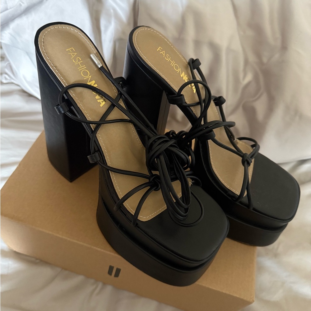Sexy Black Strappy Platform Sandals